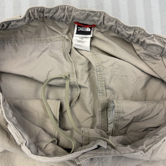 The North Face Men's Shorts Size Large Beige Nylon 10" Inseam Outdoors - Picture 3 of 4